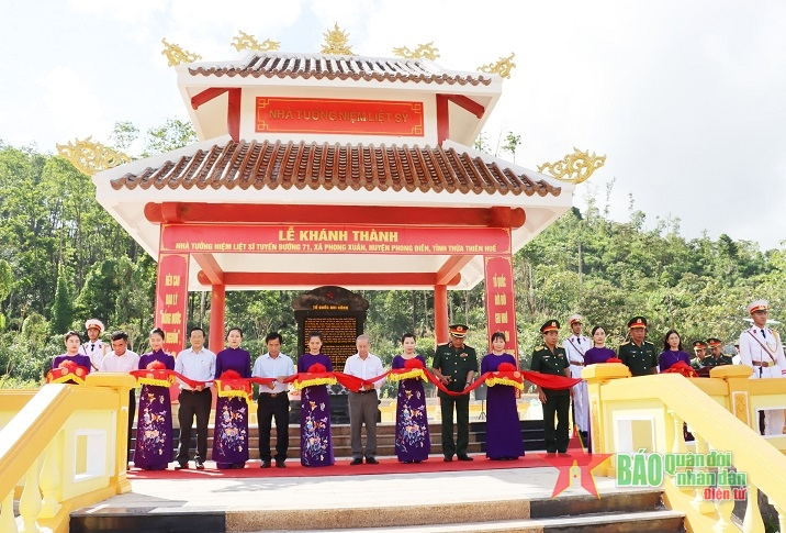 Khánh thành Nhà tưởng niệm liệt sĩ tuyến đường 71

